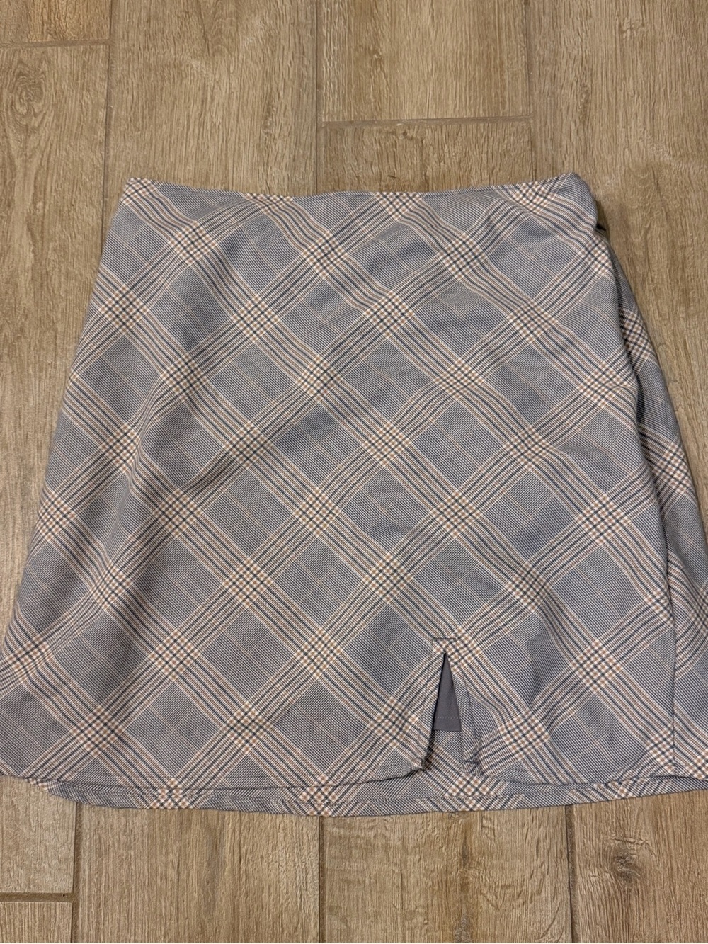 Abercrombie & Fitch Plaid Mini Skirt in Grey and Cream
